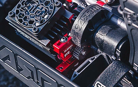 ARRMA 1/5 OUTCAST 8S BLX 4WD Stunt Truck RTR 12 ARRMA 1/5 OUTCAST 8S BLX 4WD Stunt Truck RTR - Image 10