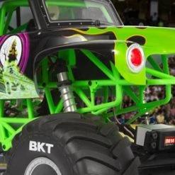 Axial SMT10 Monster Truck RTR with Grave Digger Body 55 Axial SMT10 Monster Truck RTR with Grave Digger Body -Cars Truck shop online AXI03019 121