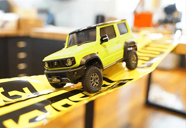 Kyosho MINI-Z 4X4 RTR with Suzuki Jimny Sierra Body - Green 13 Kyosho MINI-Z 4X4 RTR with Suzuki Jimny Sierra Body - Green - Image 11