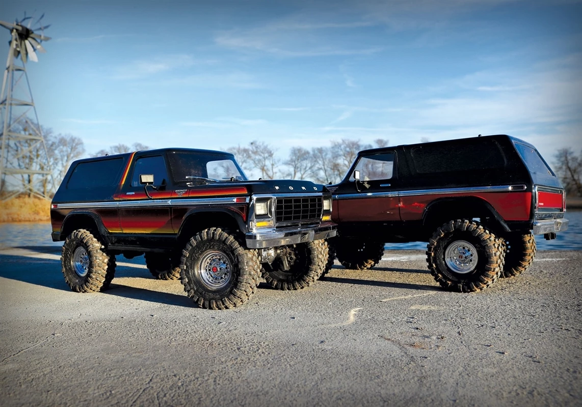 Traxxas TRX-4 RTR with Ford Bronco Body (Sunset) 10 Traxxas TRX-4 RTR with Ford Bronco Body (Sunset) - Image 8
