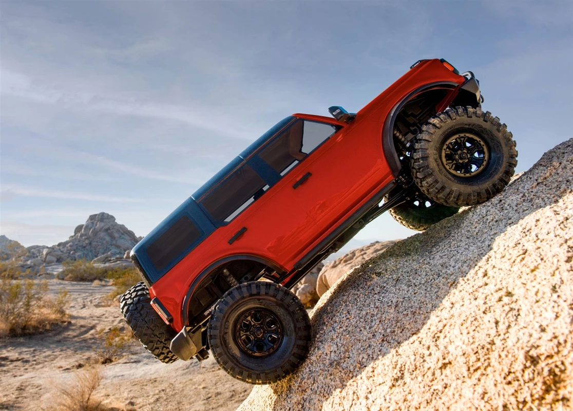 Traxxas TRX-4 RTR with 2021 Ford Bronco Body - Red 9 Traxxas TRX-4 RTR with 2021 Ford Bronco Body - Red - Image 7